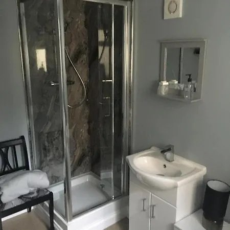 The Woodszz Guest house
